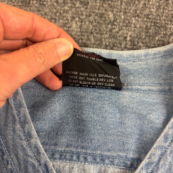 ARCTIC CAT Women’s Vintage Short Sleeve Button Up Denim graphic Shirt - Medium - Picture 5 of 6